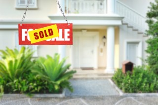 House flipping may seem like an easy way to get rich fast, but there are many factors that can throw your plans into chaos.